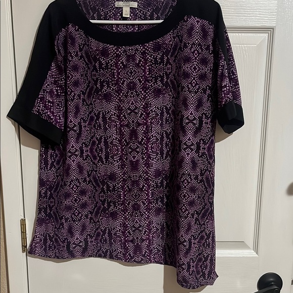 Dana Buchman Tops - Purple Snake Print Women's Top
